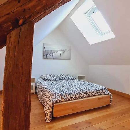 Cosy Burgundy Apartment โบน ภายนอก รูปภาพ